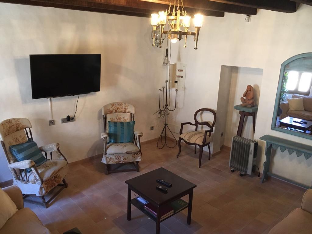 Stadthaus Mitten Im Kuenstlerviertel Von Arta Mit Zwei Wohnungen Экстерьер фото